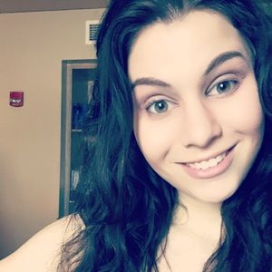 Meet your Posher, Caroline